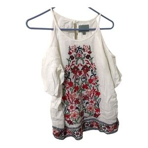 3/$15 Skies are blue peep shoulder floral embroidery blouse size M